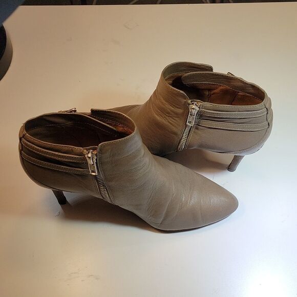 COACH DAPHNEY LEATHER ANKLE WOMEN"S BOOTS - Picture 5 of 14